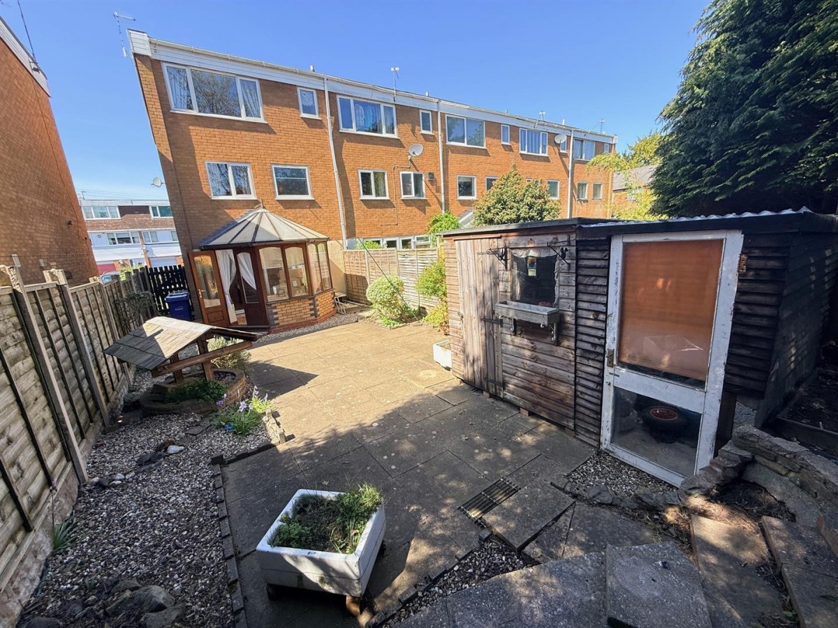 Swincross Road, Oldswinford, DY8 1NL