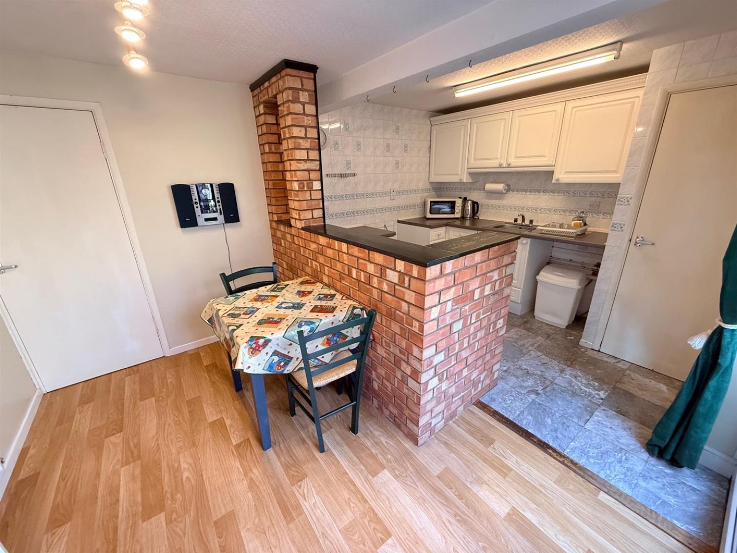 Swincross Road, Oldswinford, DY8 1NL