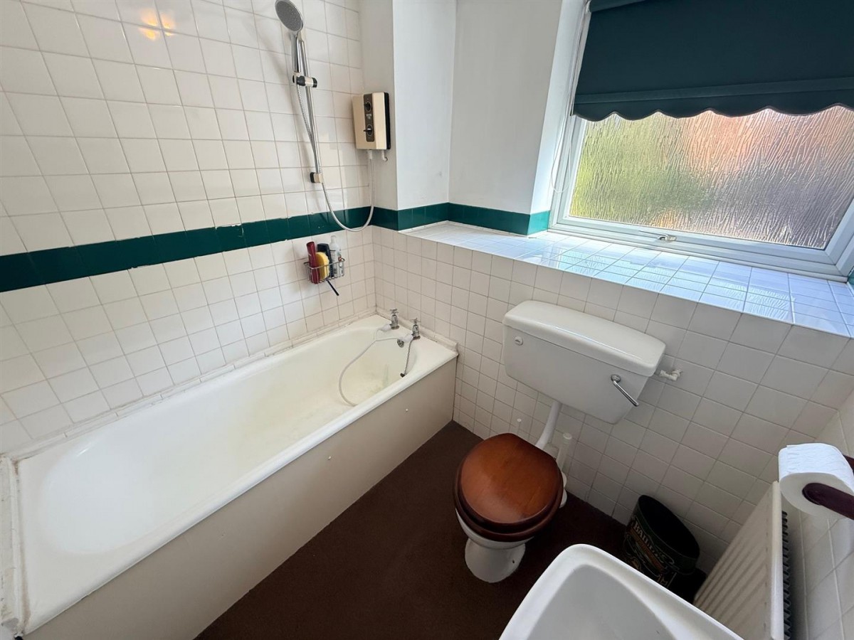 Swincross Road, Oldswinford, DY8 1NL