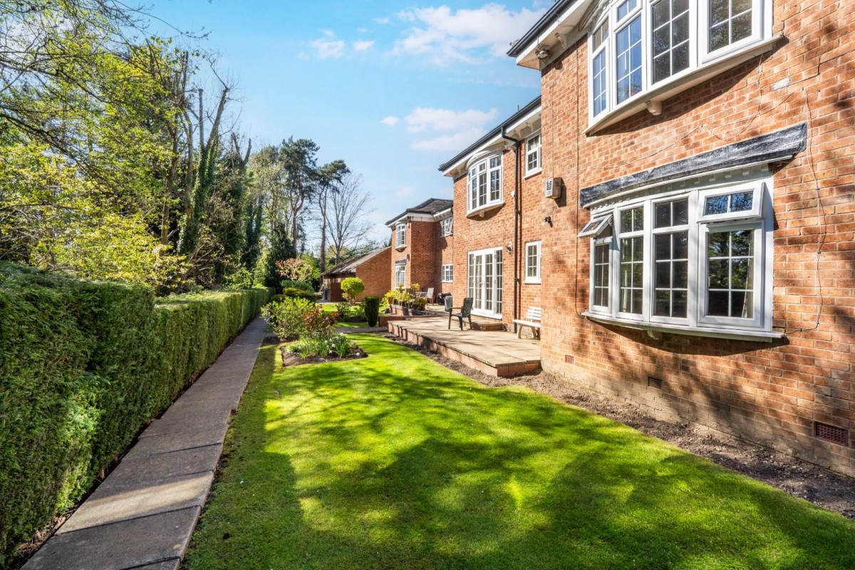 Sandmoor Green, Alwoodley, Leeds