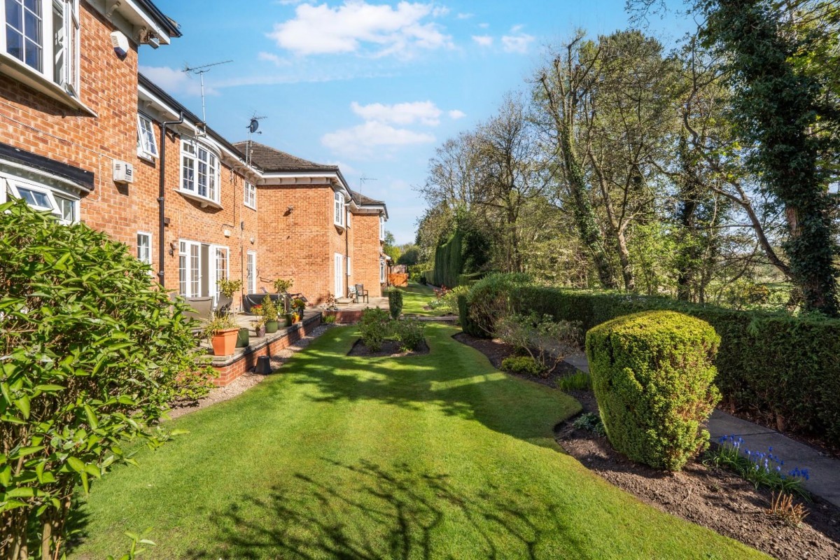 Sandmoor Green, Alwoodley, Leeds