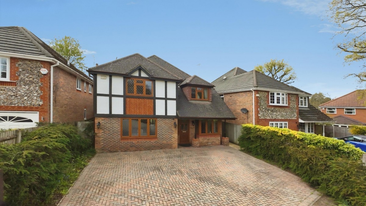 Johnson Drive, Finchampstead, Wokingham