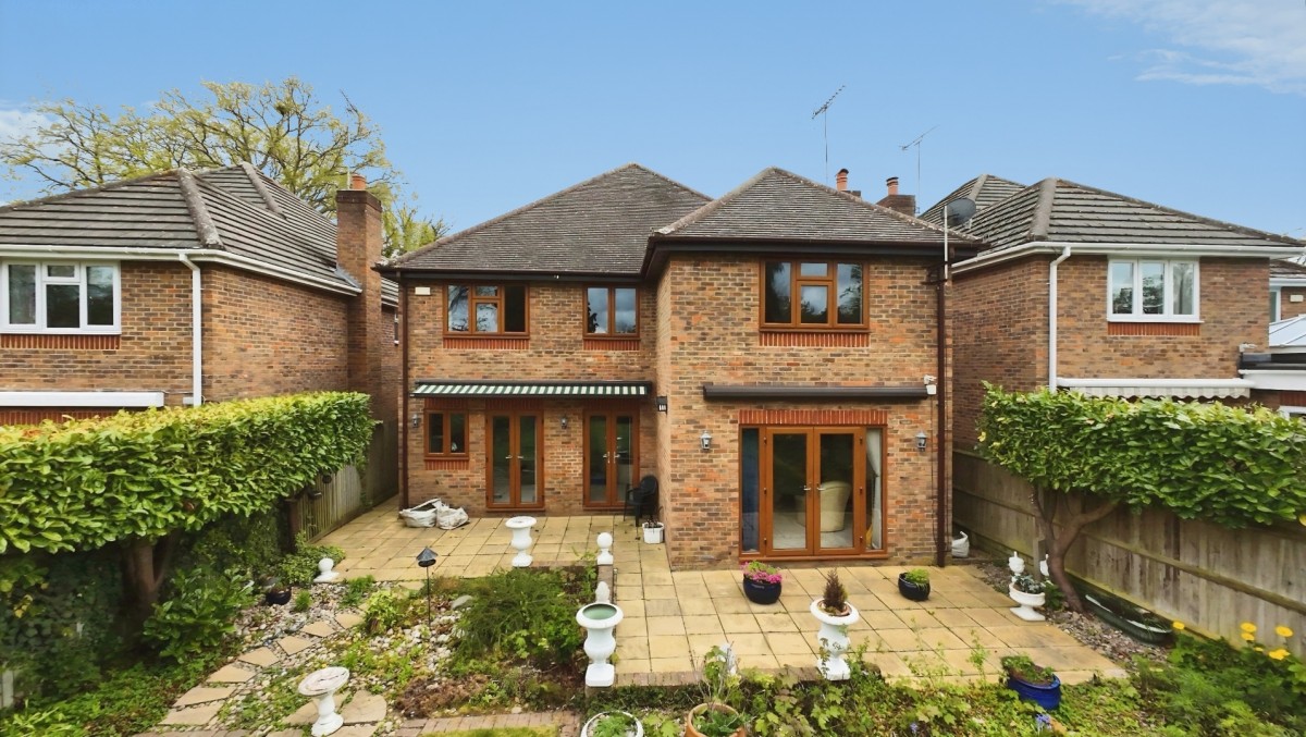 Johnson Drive, Finchampstead, Wokingham