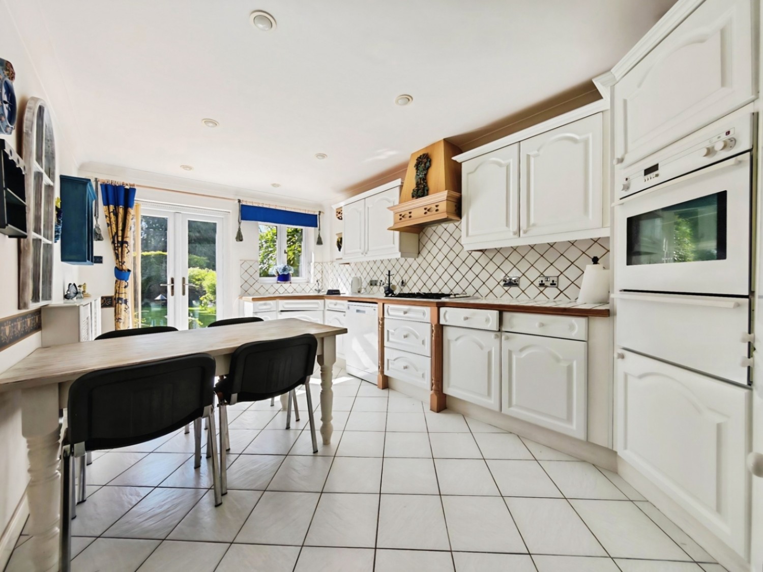Johnson Drive, Finchampstead, Wokingham