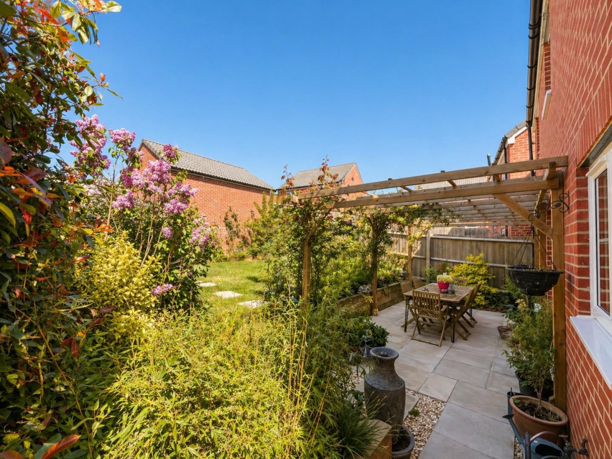 Chamberlayne Crescent, Berkeley