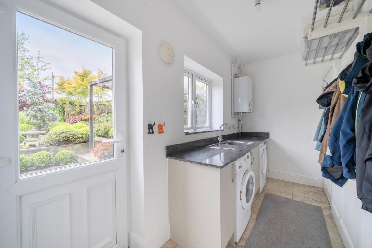 Drake Lane, Dursley, GL11 5HD