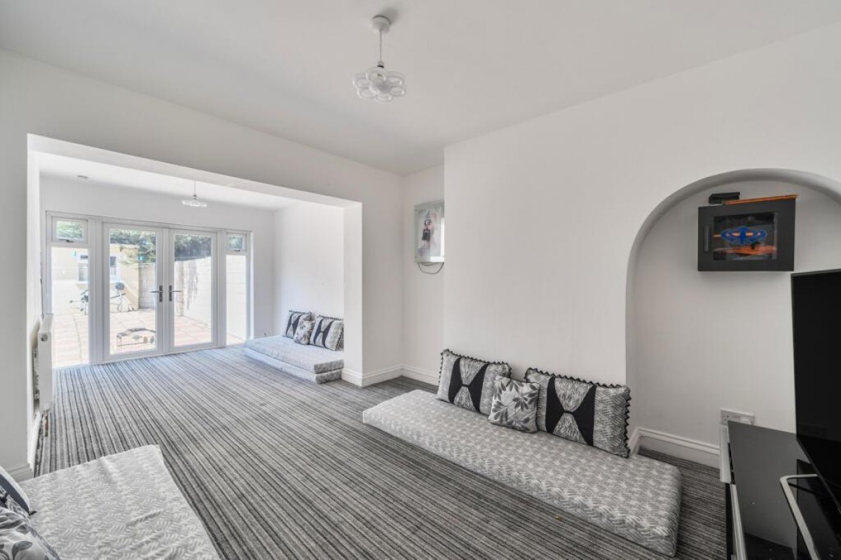 Shakespeare Avenue, Hayes, Middlesex, UB4 0BG