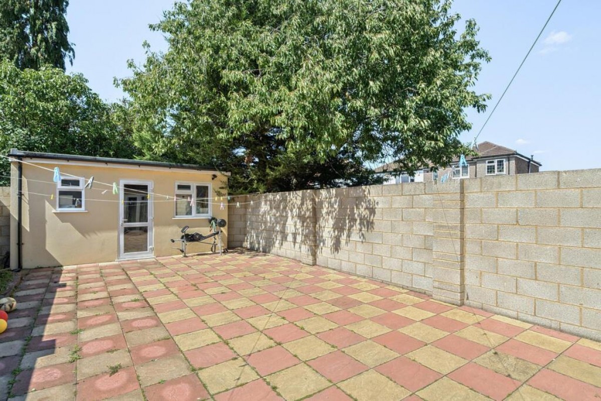 Shakespeare Avenue, Hayes, Middlesex, UB4 0BG
