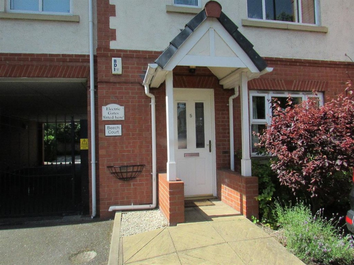 Chester Road, Sutton Coldfield, B73 5BS