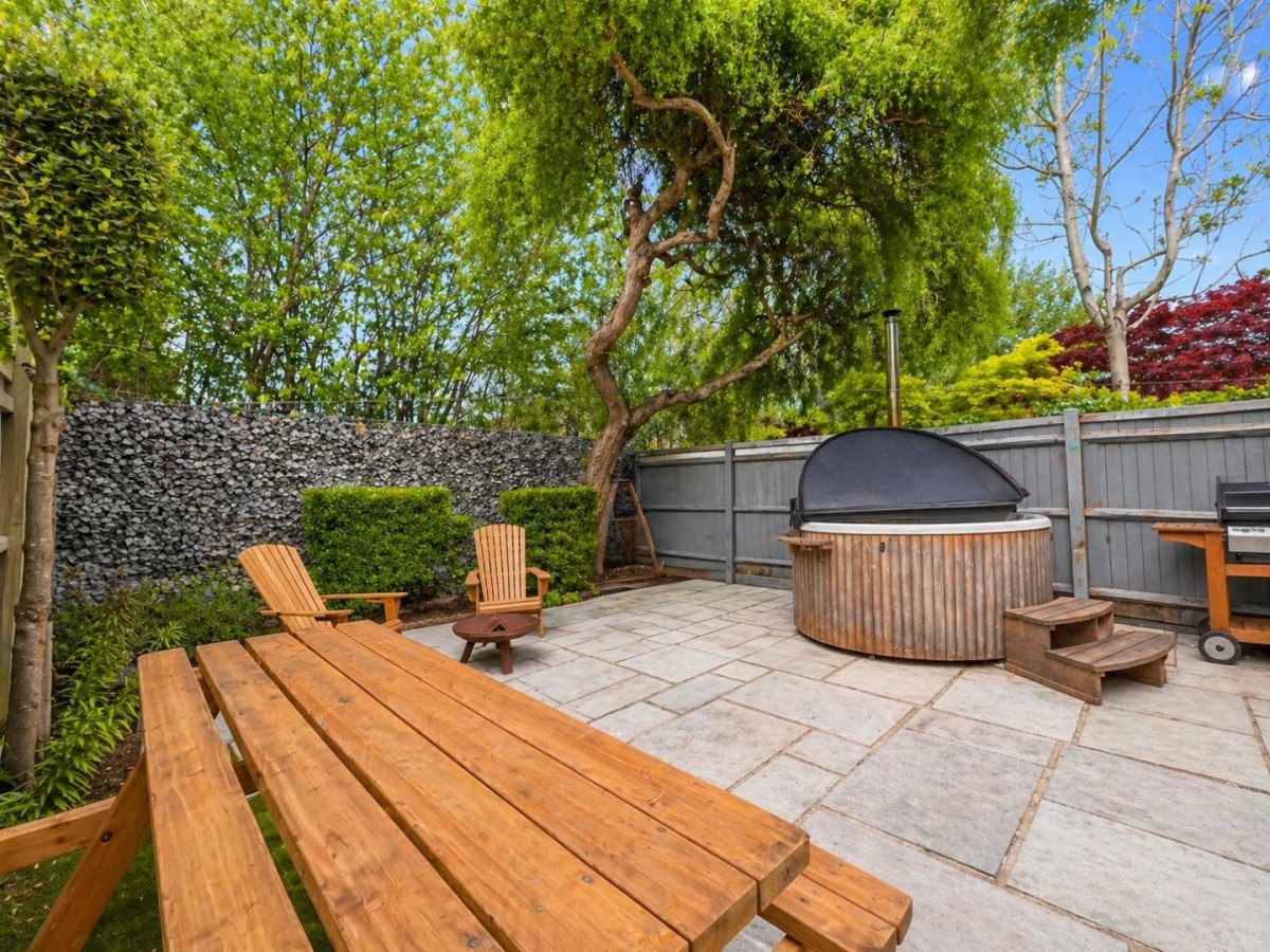 Almond Close, Orchard Heights
