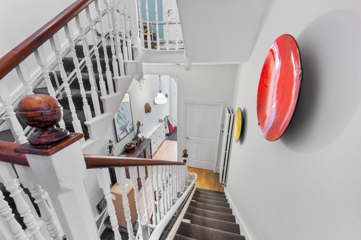Ickburgh Road, London, E5