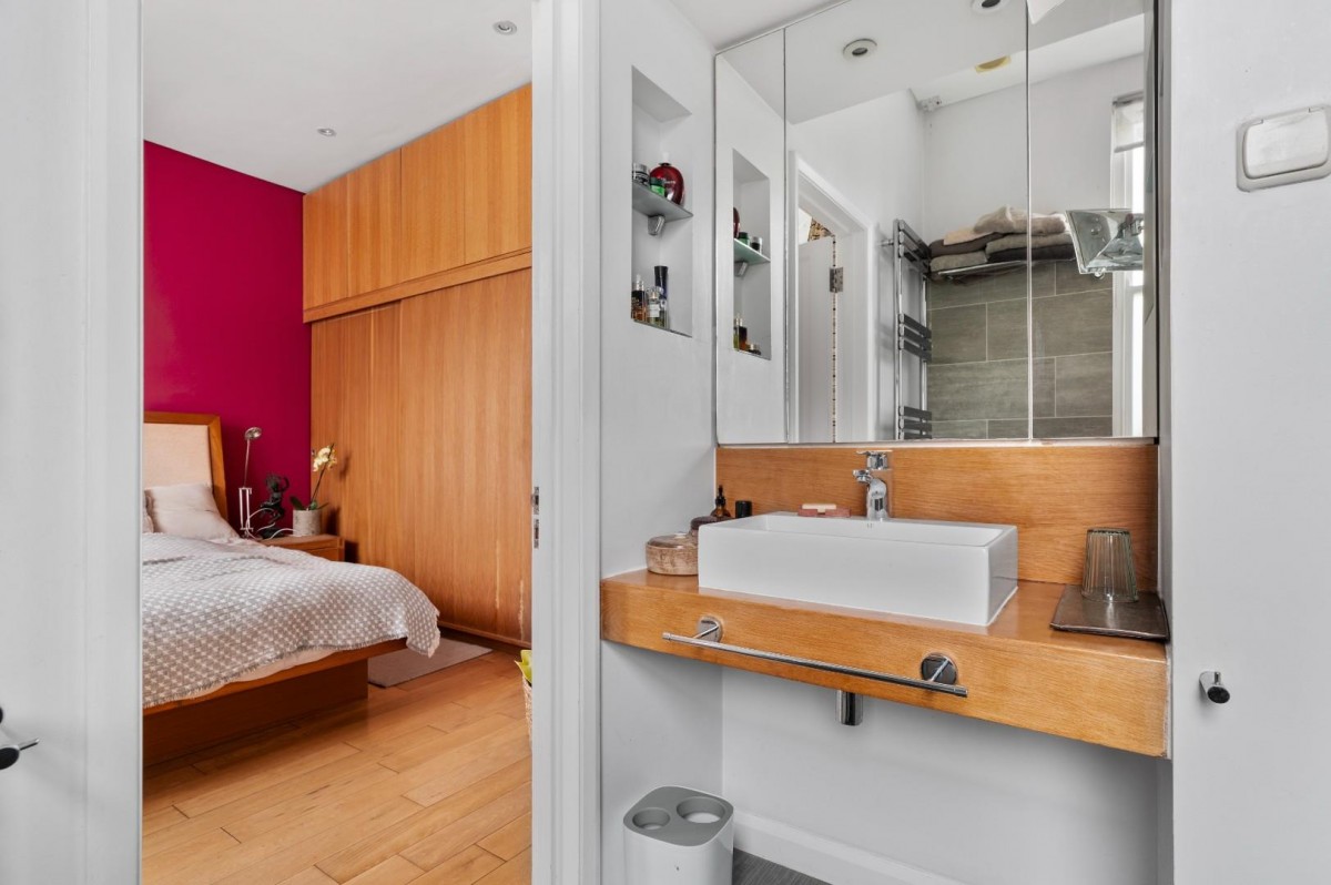 Ickburgh Road, London, E5