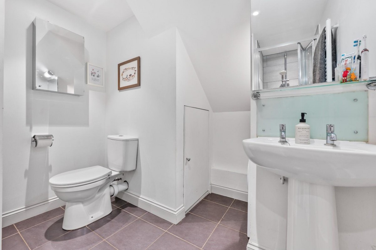Ickburgh Road, London, E5