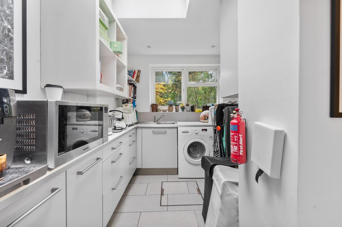 Ickburgh Road, London, E5