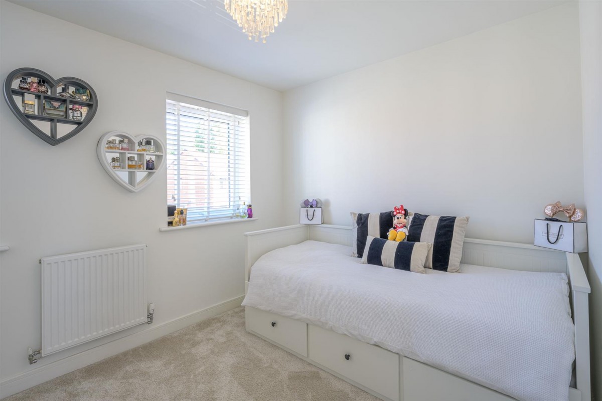 Puddle Clay Drive, Stourbridge, DY8 4FH