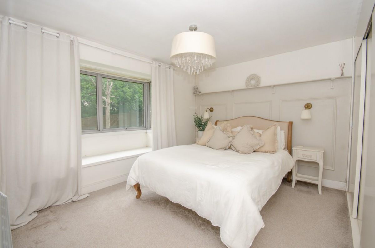 Dyrham, Harford Drive, Frenchay, Bristol, BS16 1NW