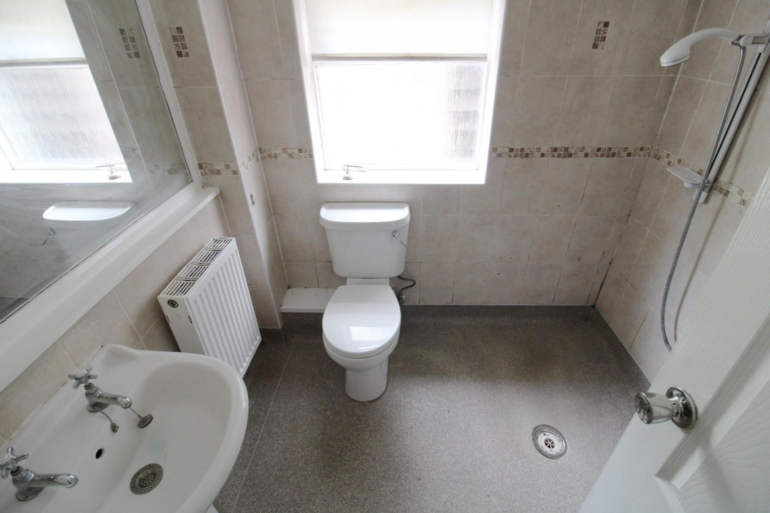 2 bedroom House to let in St Martins Road, Dartford, Kent, DA1 1UJ
