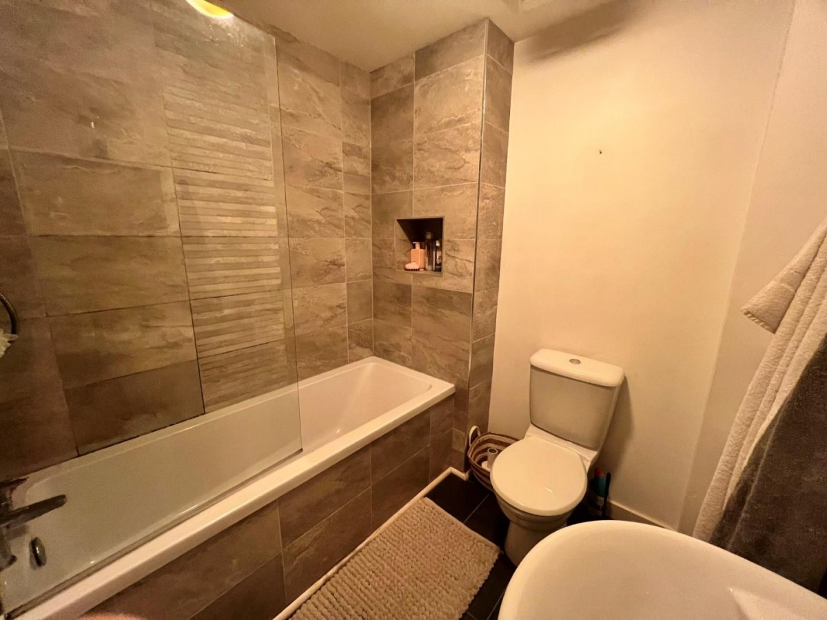 Clos Tyn Y Coed, Sarn, Bridgend