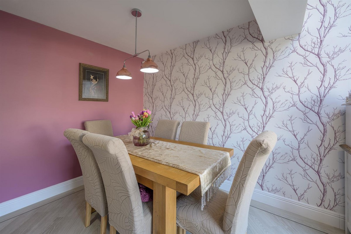 Portland Crescent, Pedmore, Stourbridge, DY9 0SE
