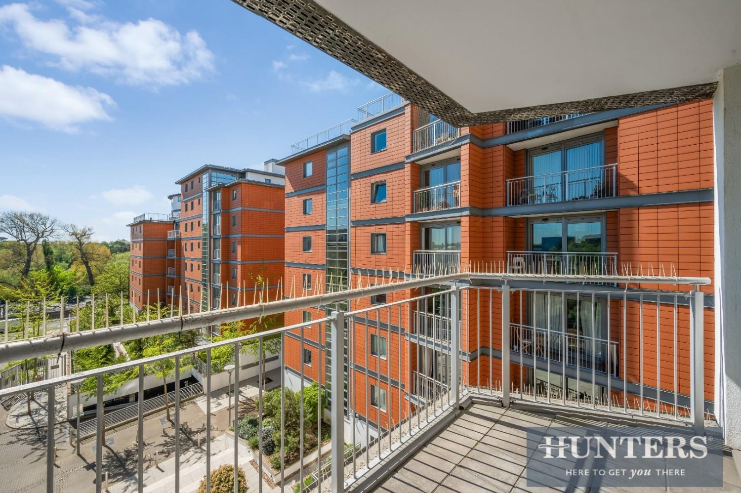 Holland Gardens, Brentford