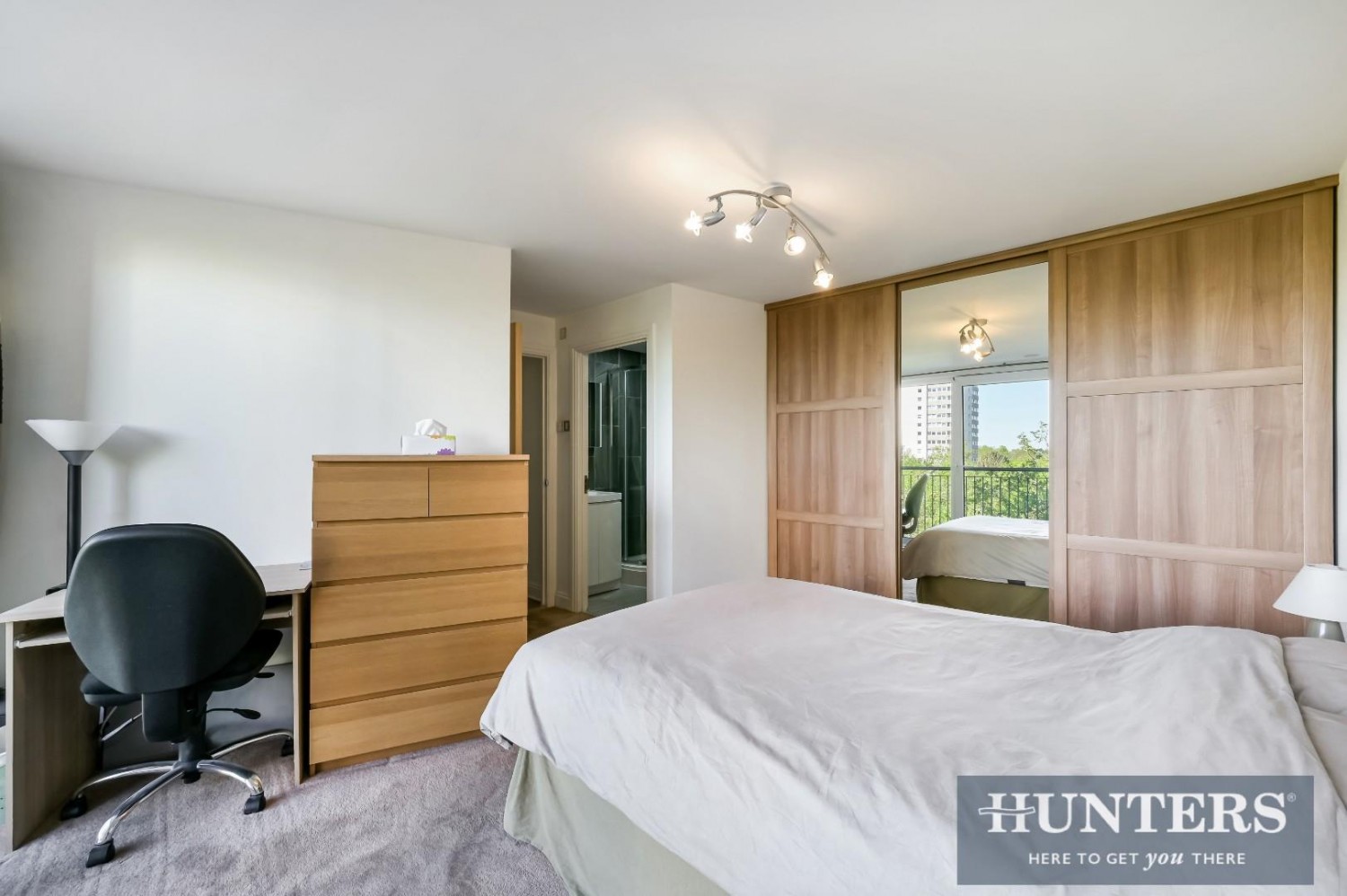 Holland Gardens, Brentford