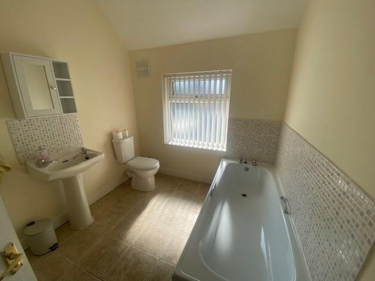 Compton Place, Ellesmere Port, Cheshire, CH65 8BG