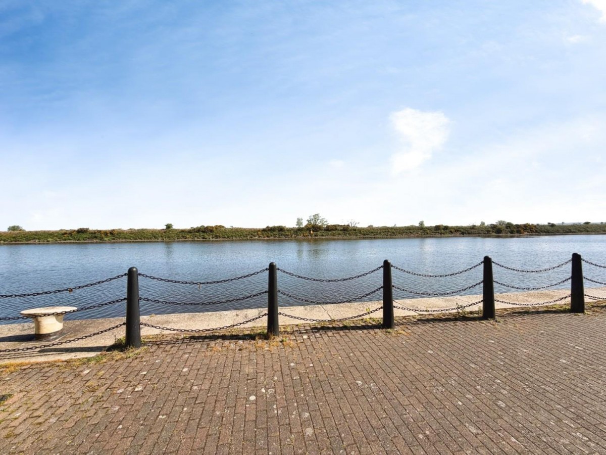 South Pier Road, Ellesmere Port