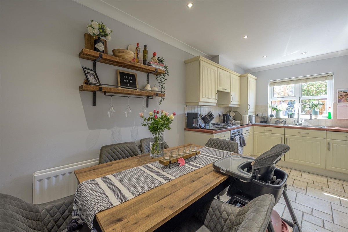 Hollyhurst Drive, Wordsley, DY8 5QQ