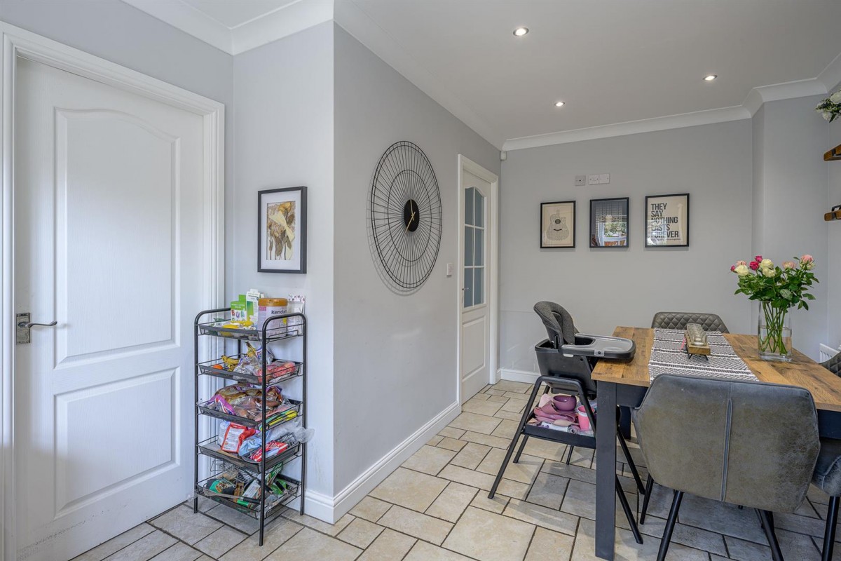 Hollyhurst Drive, Wordsley, DY8 5QQ