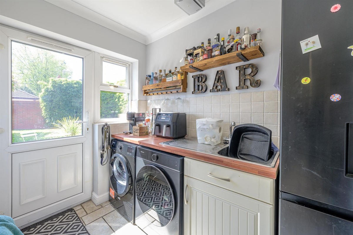 Hollyhurst Drive, Wordsley, DY8 5QQ