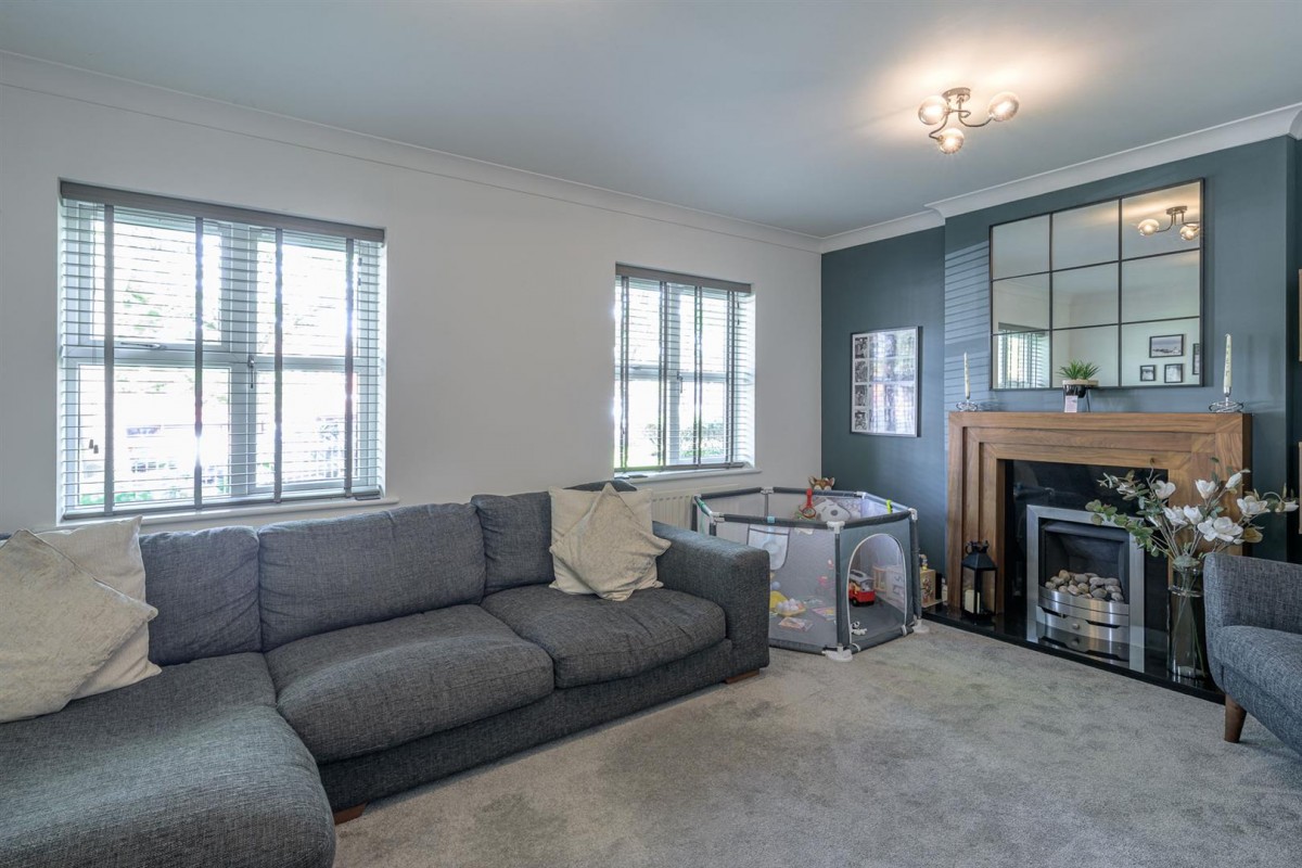 Hollyhurst Drive, Wordsley, DY8 5QQ