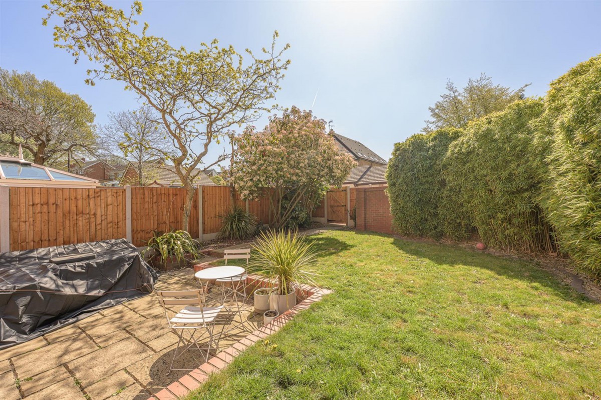Hollyhurst Drive, Wordsley, DY8 5QQ
