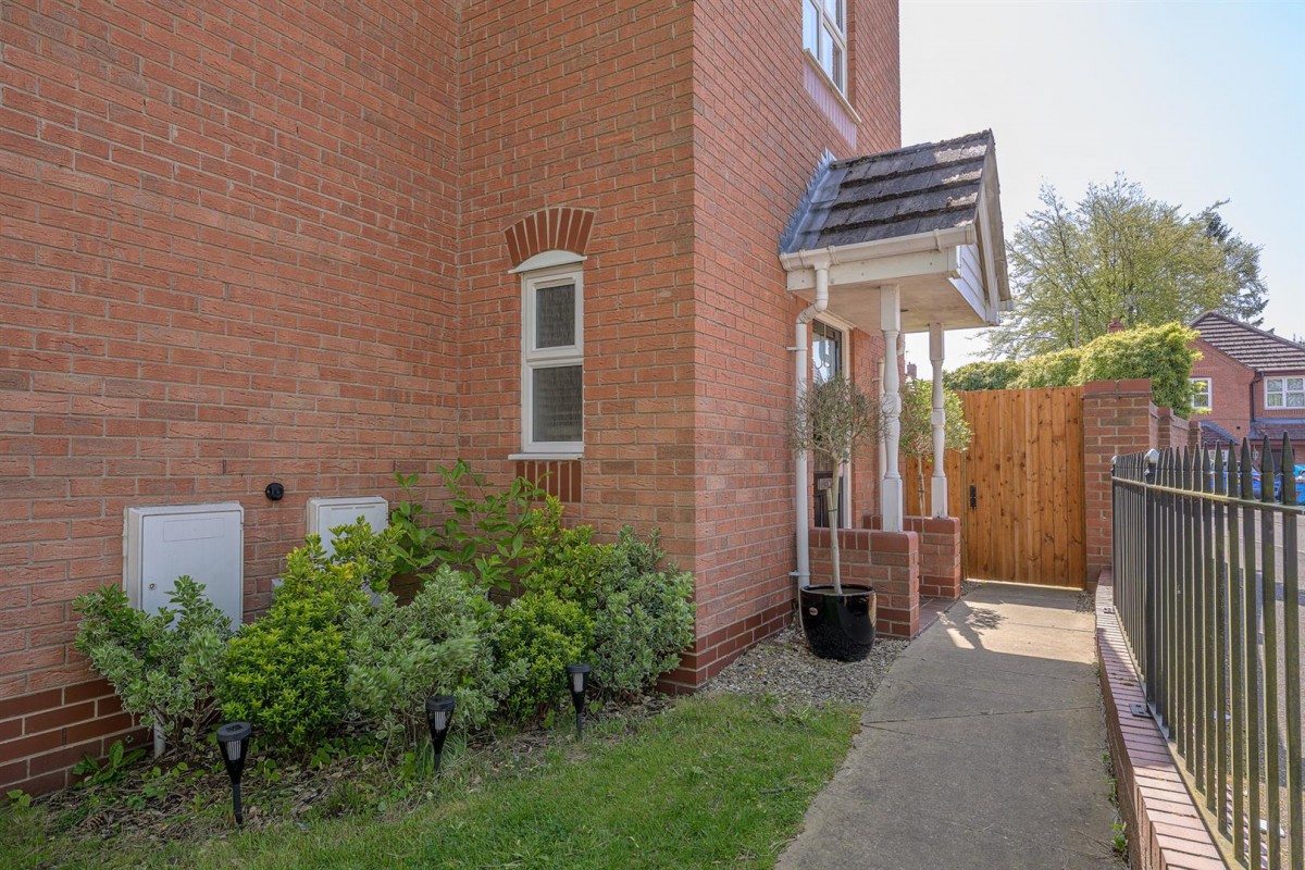 Hollyhurst Drive, Wordsley, DY8 5QQ