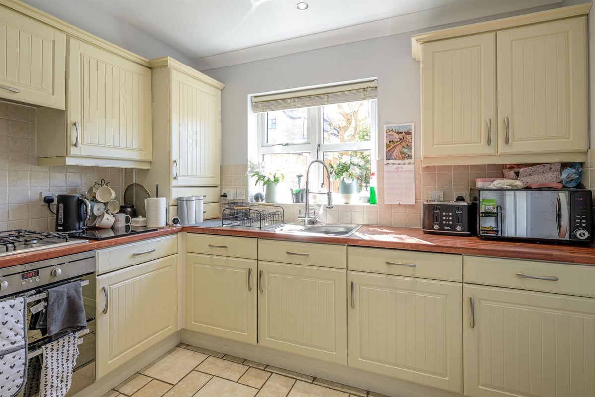 Hollyhurst Drive, Wordsley, DY8 5QQ