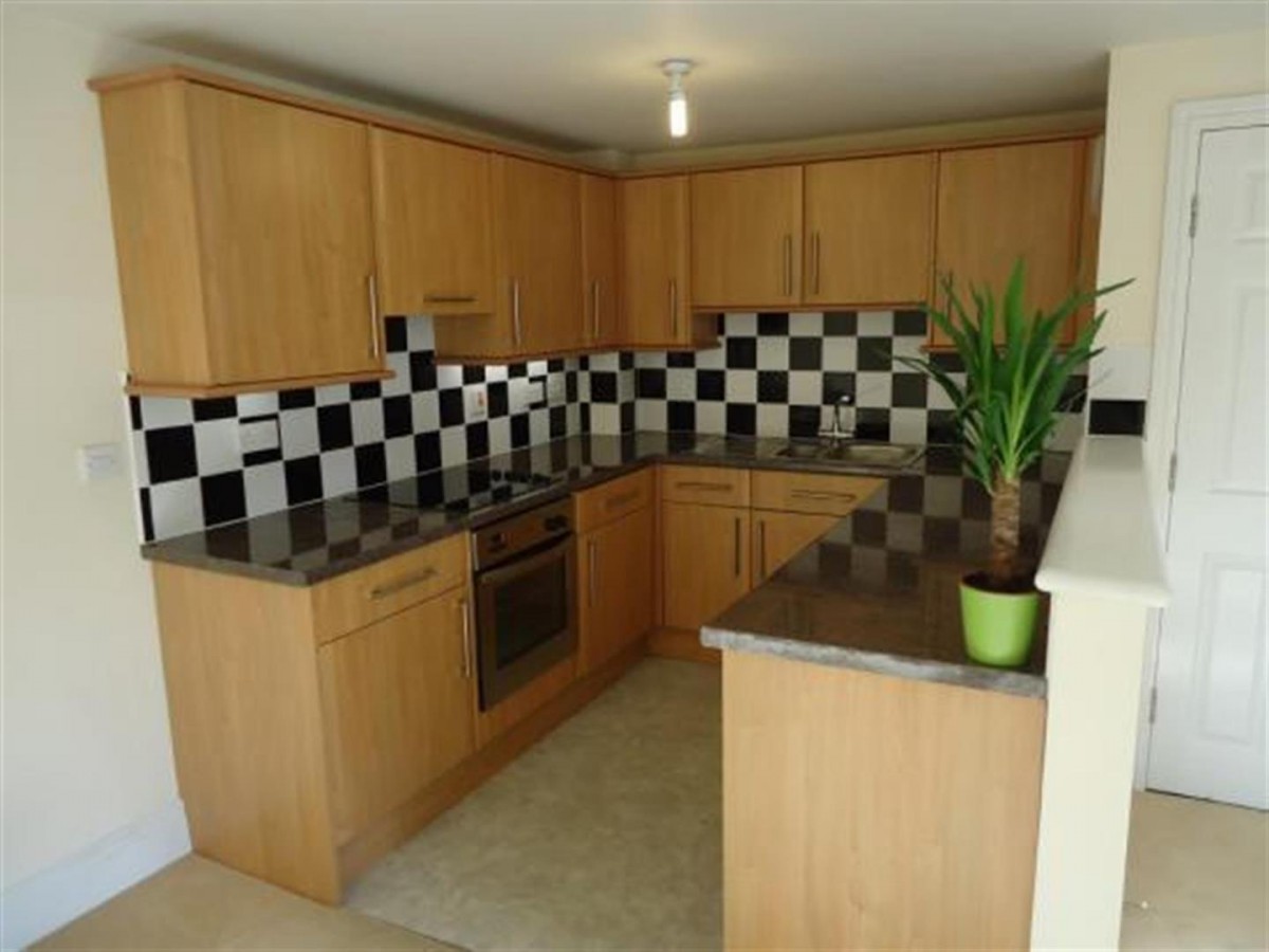 Queens Hotel, Front Street, Pontefract, WF8 4DB