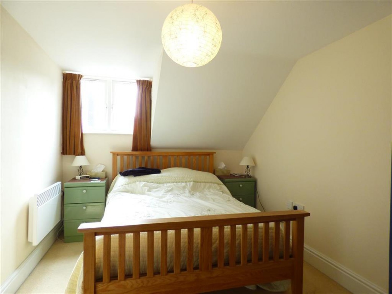 Queens Hotel, Front Street, Pontefract, WF8 4DB