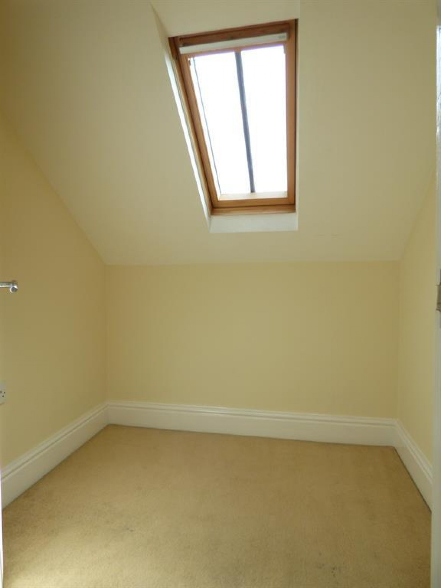 Queens Hotel, Front Street, Pontefract, WF8 4DB