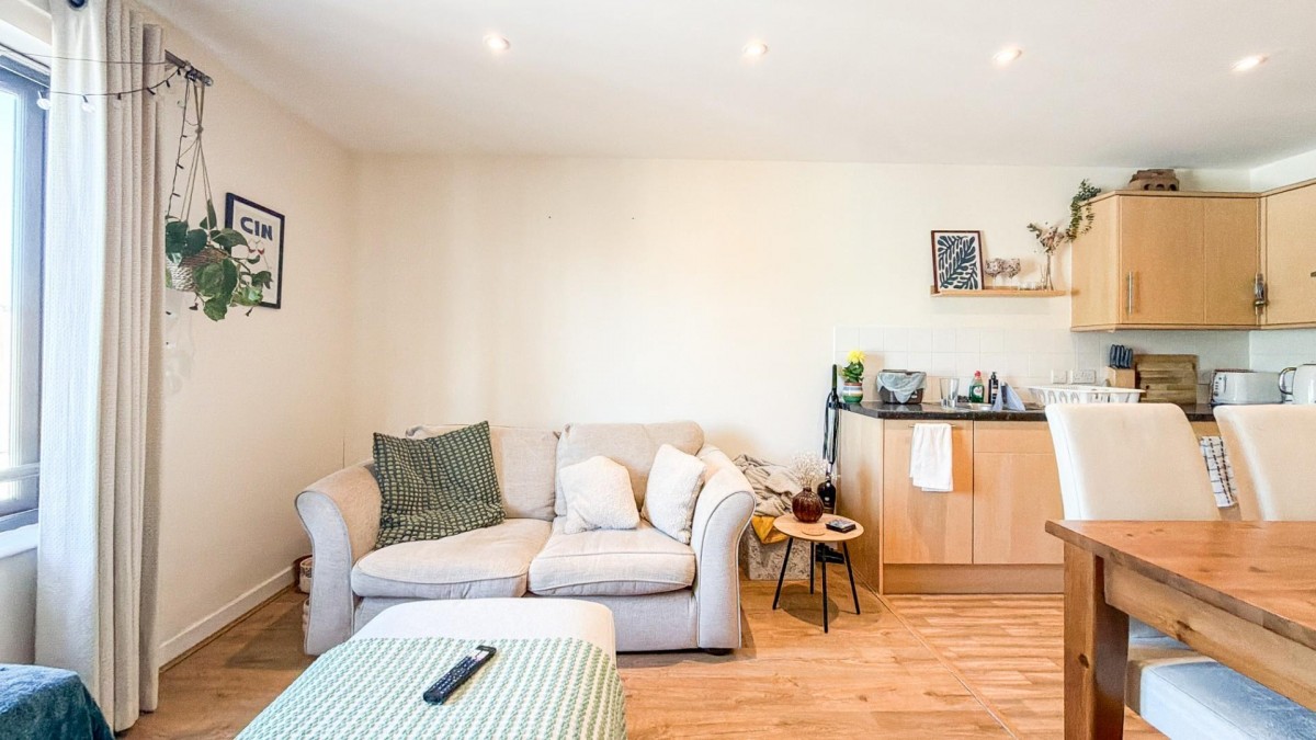 21 West, Skypark Road, BS3 3NA
