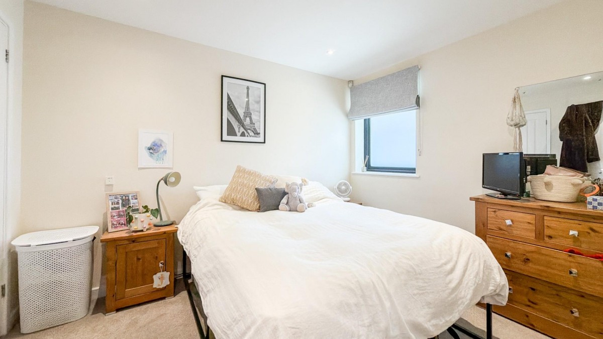 21 West, Skypark Road, BS3 3NA