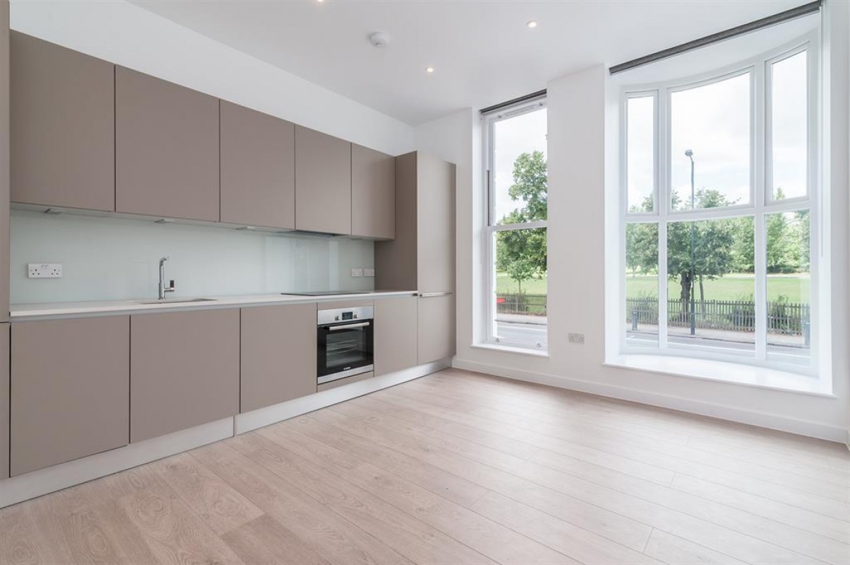 Seven Sisters Road, London, N4