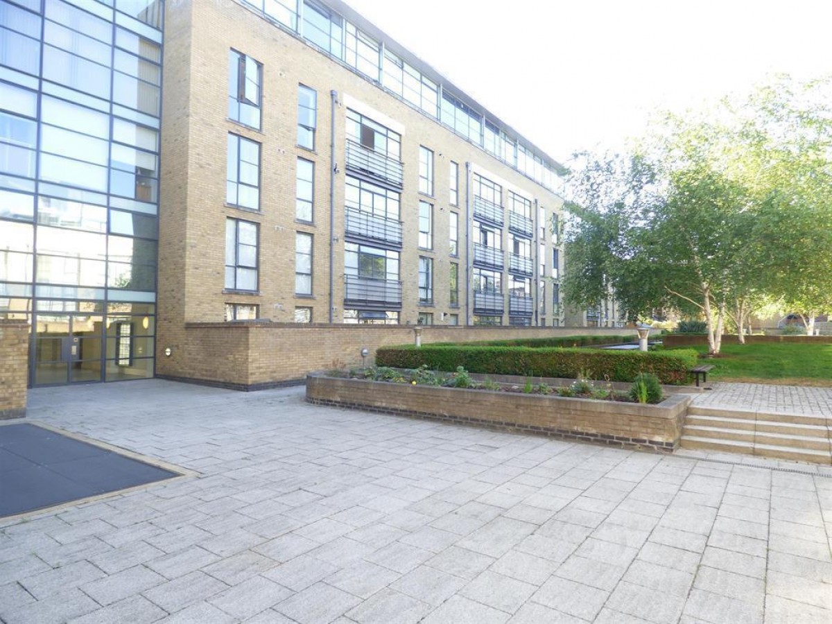 Town Meadow, Brentford, TW8 0BQ