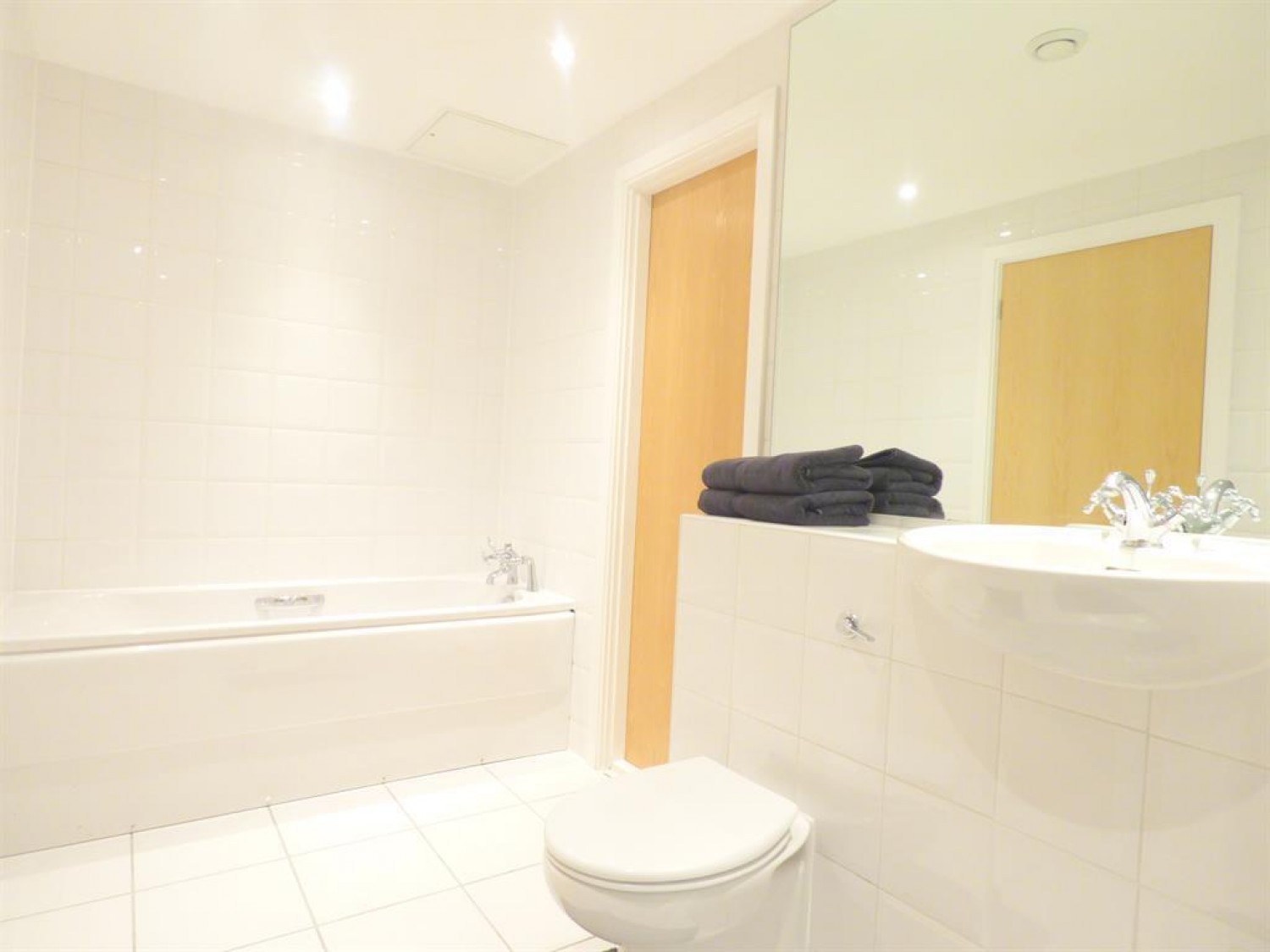 Town Meadow, Brentford, TW8 0BQ