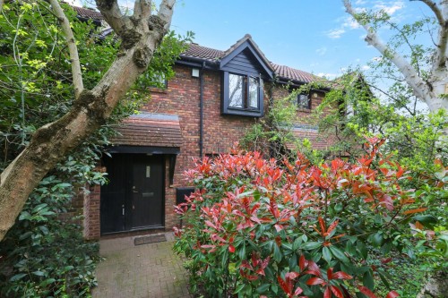 Hascombe Terrace, London, SE5
