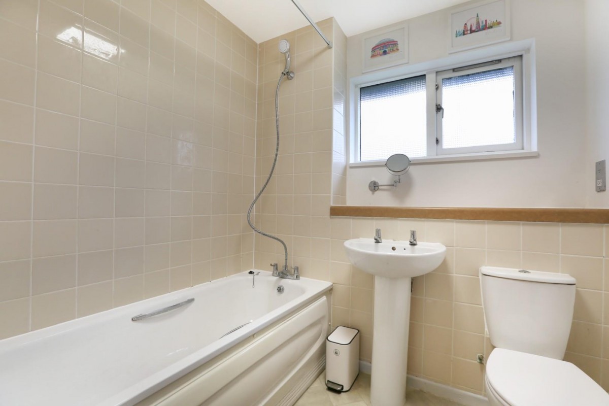 Hascombe Terrace, London, SE5