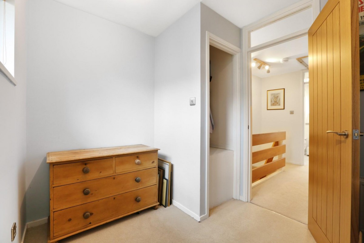 Hascombe Terrace, London, SE5