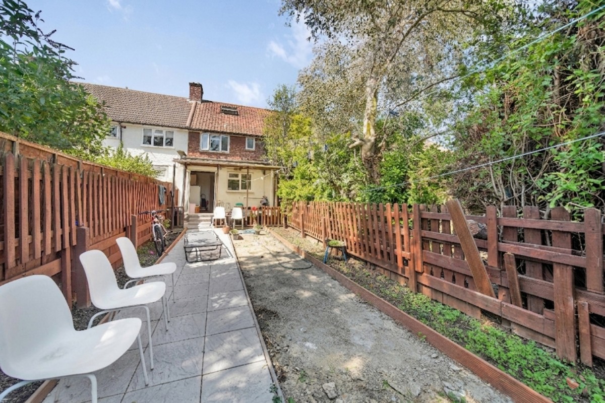 Aylmer Road, Dagenham, RM8