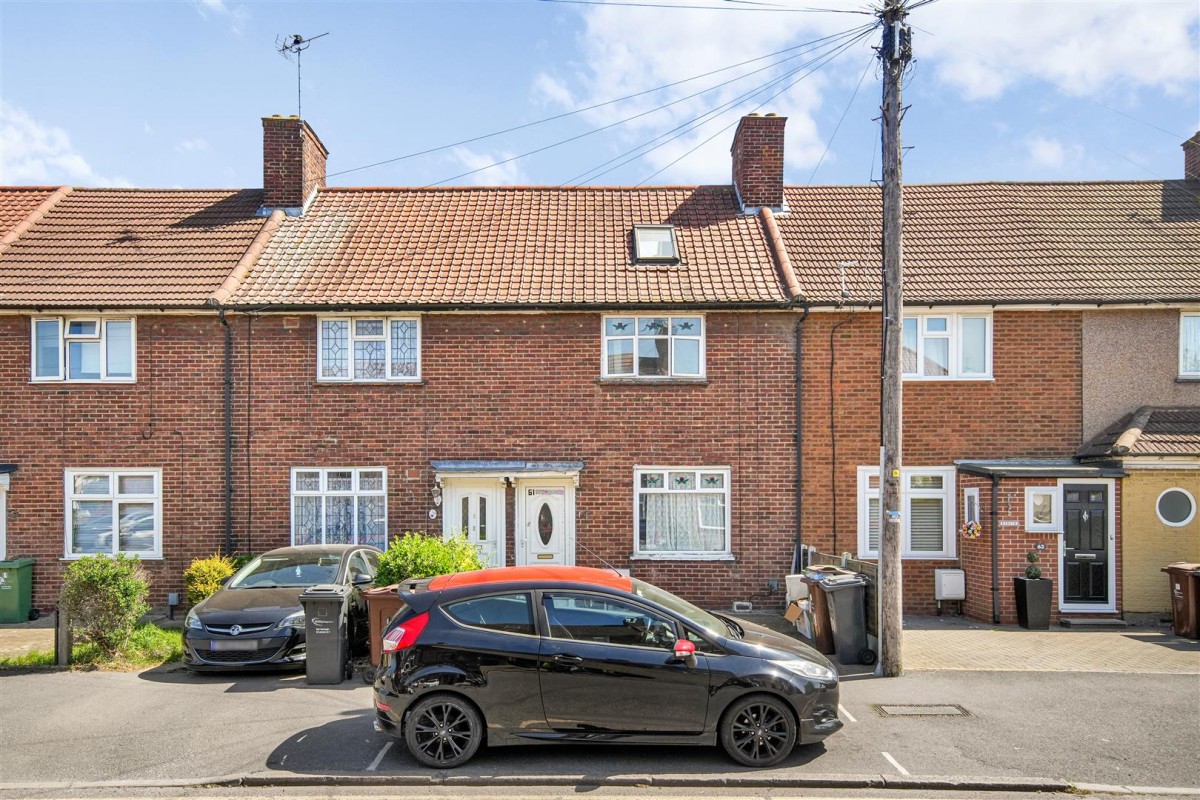 Aylmer Road, Dagenham, RM8