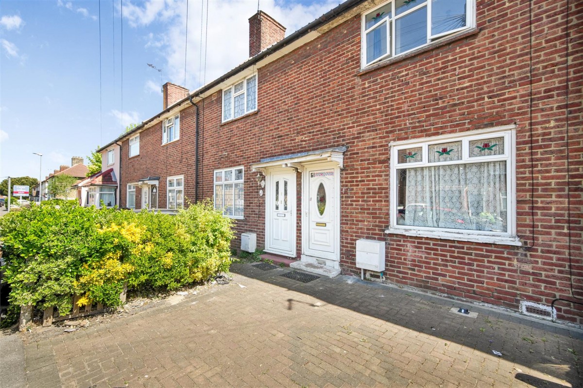 Aylmer Road, Dagenham, RM8