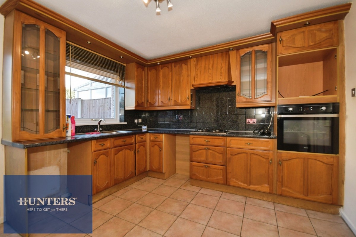 Kingsclere Walk, Grangewood, Chesterfield, S40 2UE