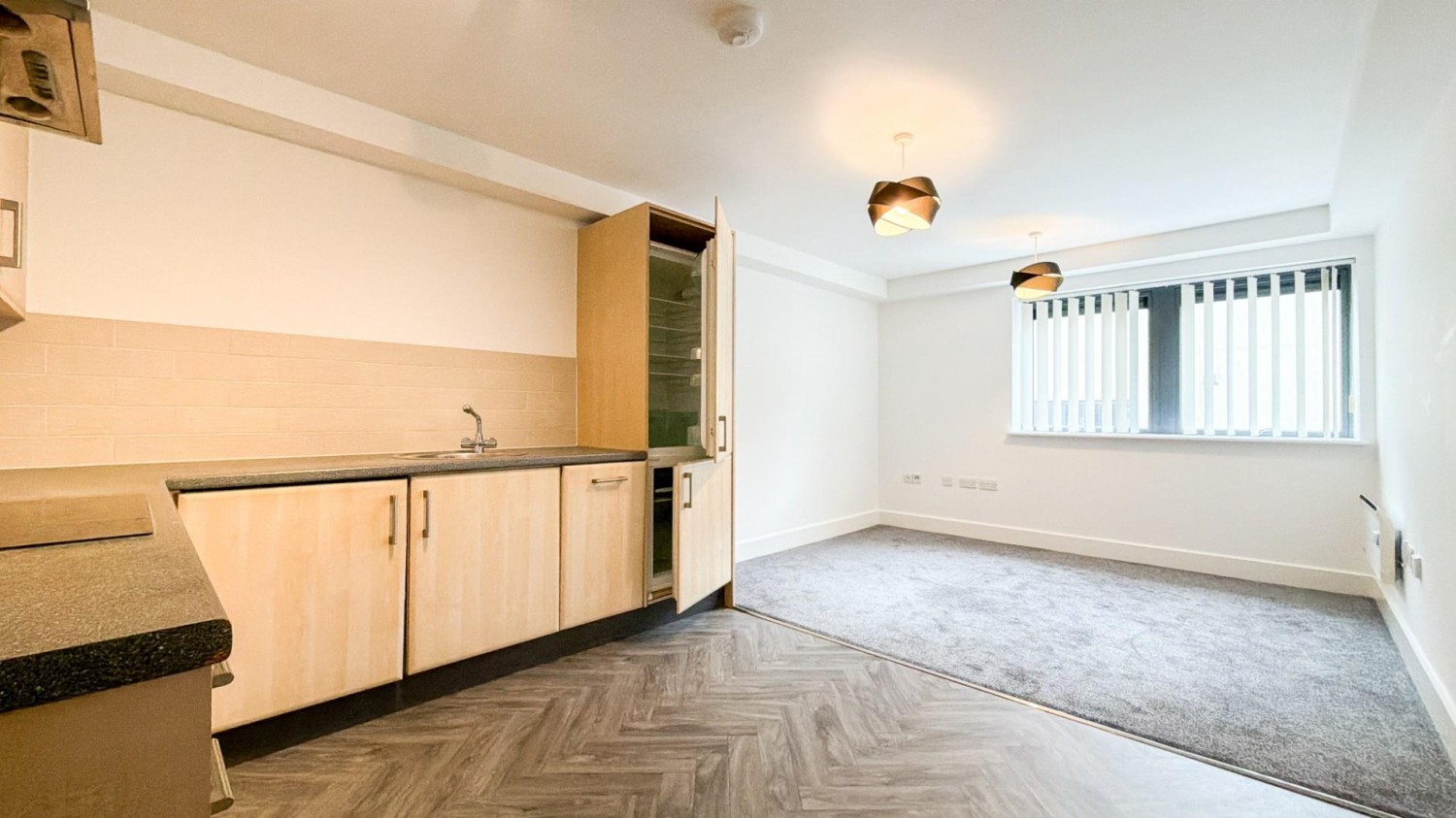 Centro, Charles Street, BS1 3NN